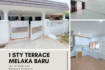 Facing Padang Renovated 1 Sty Terrace Melaka Baru Batu Berendam