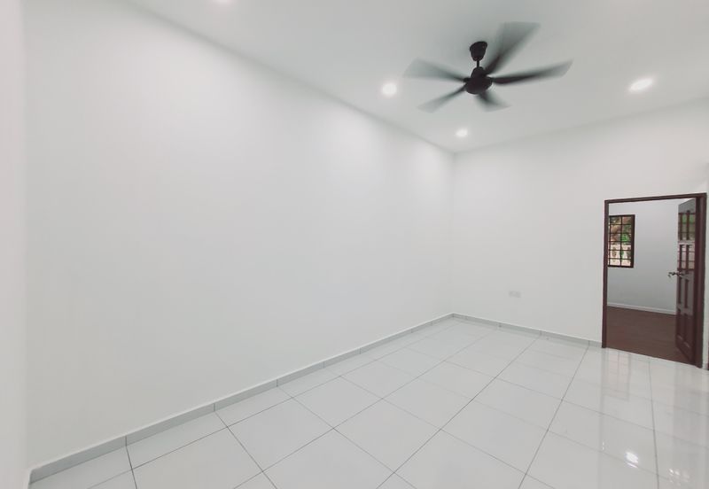 Facing Padang Renovated 1 Sty Terrace Melaka Baru Batu Berendam