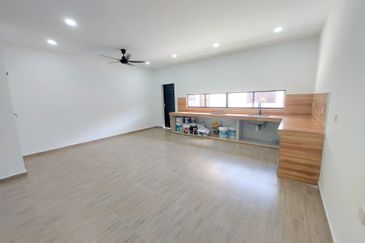 Big Freehold 20 x 80 Renovated 1 Sty Teres House Datuk Palembang Bukit Baru