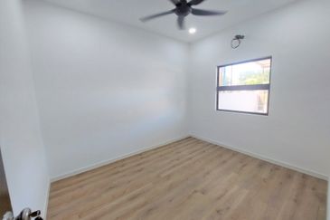 Big Freehold 20 x 80 Renovated 1 Sty Teres House Datuk Palembang Bukit Baru