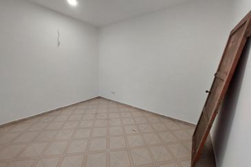 Freehold Newly Renovated 1 Sty Terrace House Bukit Serindit Bukit Piatu