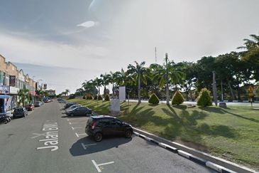 End Lot 1st Floor nr Politeknik Face Main Road Bandar Merlimau Utara