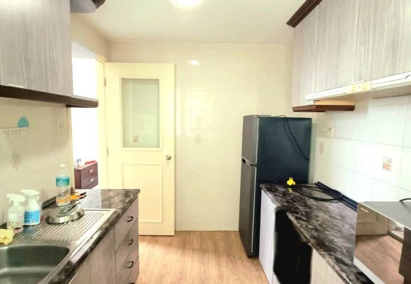 CONDOMINIUM OCEAN PALMS(PERMATA IDAMAN)