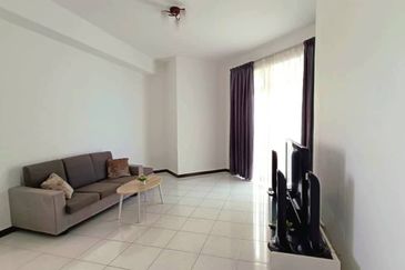 CONDOMINIUM OCEAN PALMS(PERMATA IDAMAN)