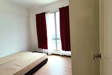 CONDOMINIUM OCEAN PALMS(PERMATA IDAMAN)