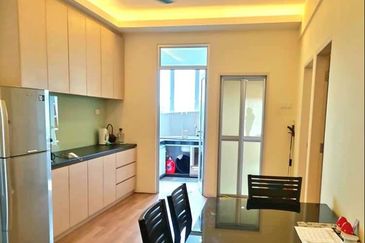 Golden Shower Apartment