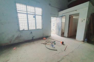 Facing Main Road Big 22 x 91 Arked Seri Bukit Rambai Tanjong Minyak Melaka