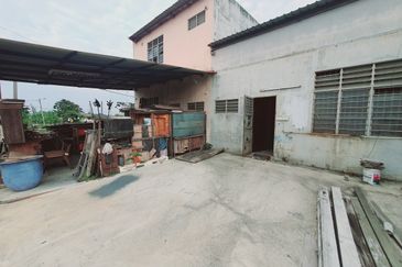 Facing Main Road Big 22 x 91 Arked Seri Bukit Rambai Tanjong Minyak Melaka