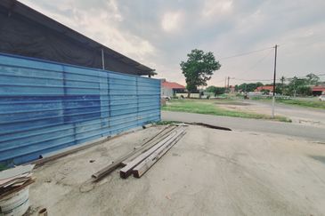 Facing Main Road Big 22 x 91 Arked Seri Bukit Rambai Tanjong Minyak Melaka