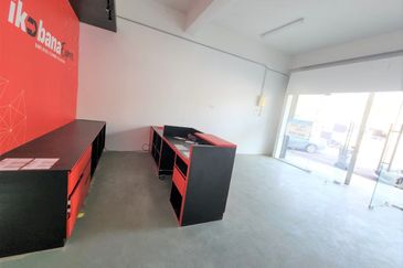 Face Main Road 1st Floor Good Price Prime Area Pertam Jaya Ujong Pasir Melaka