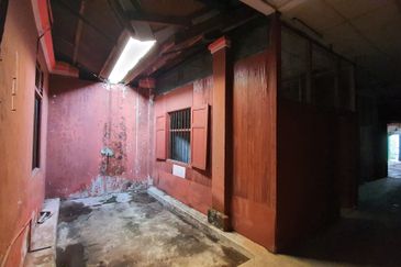 Freehold Big 3000 sqft House Bandar Hilir Mahkota Hospital Melaka Raya Melaka