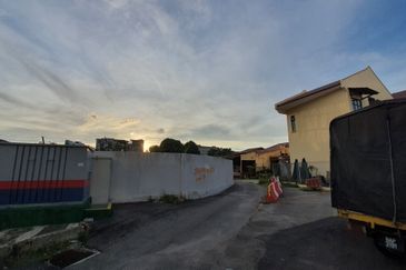 Freehold Big 3000 sqft House Bandar Hilir Mahkota Hospital Melaka Raya Melaka