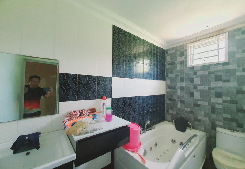 Nice Fully Furnish 1.5 Sty Bungalow House Kampung Parit Penghulu Muar 