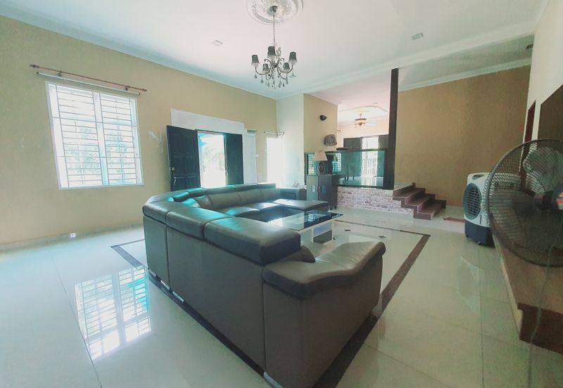 Nice Fully Furnish 1.5 Sty Bungalow House Kampung Parit Penghulu Muar 