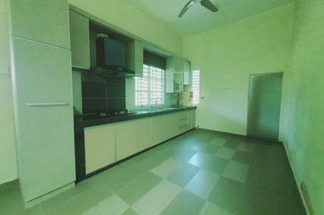 Nice Fully Furnish 1.5 Sty Bungalow House Kampung Parit Penghulu Muar 