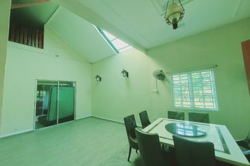 Nice Fully Furnish 1.5 Sty Bungalow House Kampung Parit Penghulu Muar 