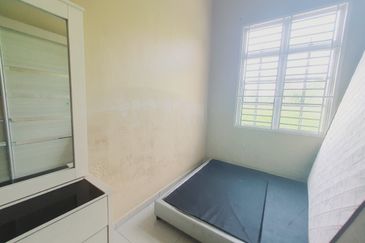 Nice Fully Furnish 1.5 Sty Bungalow House Kampung Parit Penghulu Muar 