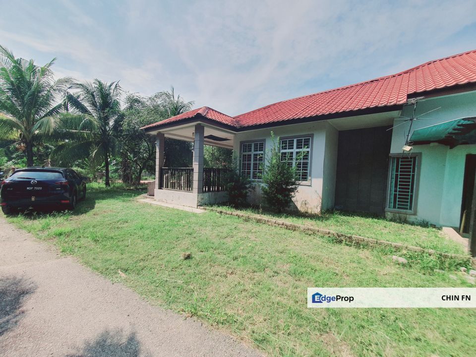 Big Size 2 acre Freehold Bungalow Kampung Parit Penghulu Sungai Rambai Muar Johor, Johor, Muar
