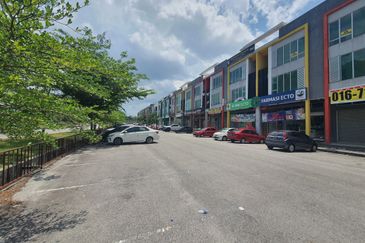 ROI 3.77% Freehold 3 Sty Putra Sentosa Hospital Manipal Bukit Baru Melaka