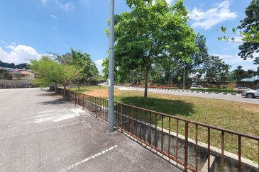 ROI 3.77% Freehold 3 Sty Putra Sentosa Hospital Manipal Bukit Baru Melaka