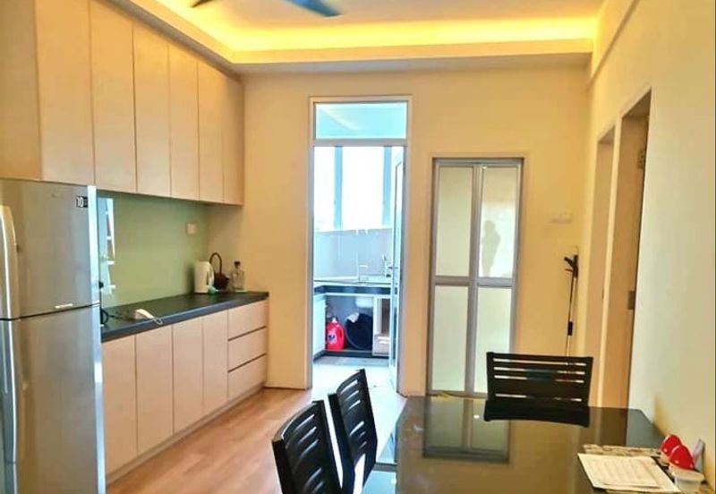 PANGSAPURI GOLDEN SHOWER