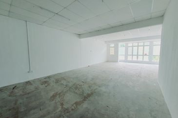 1st Floor Shop Face Main Road Paya Rumput Utama Cheng Batu Berendam Melaka