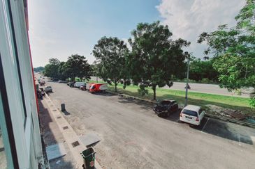 1st Floor Shop Face Main Road Paya Rumput Utama Cheng Batu Berendam Melaka