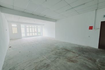 1st Floor Shop Face Main Road Paya Rumput Utama Cheng Batu Berendam Melaka