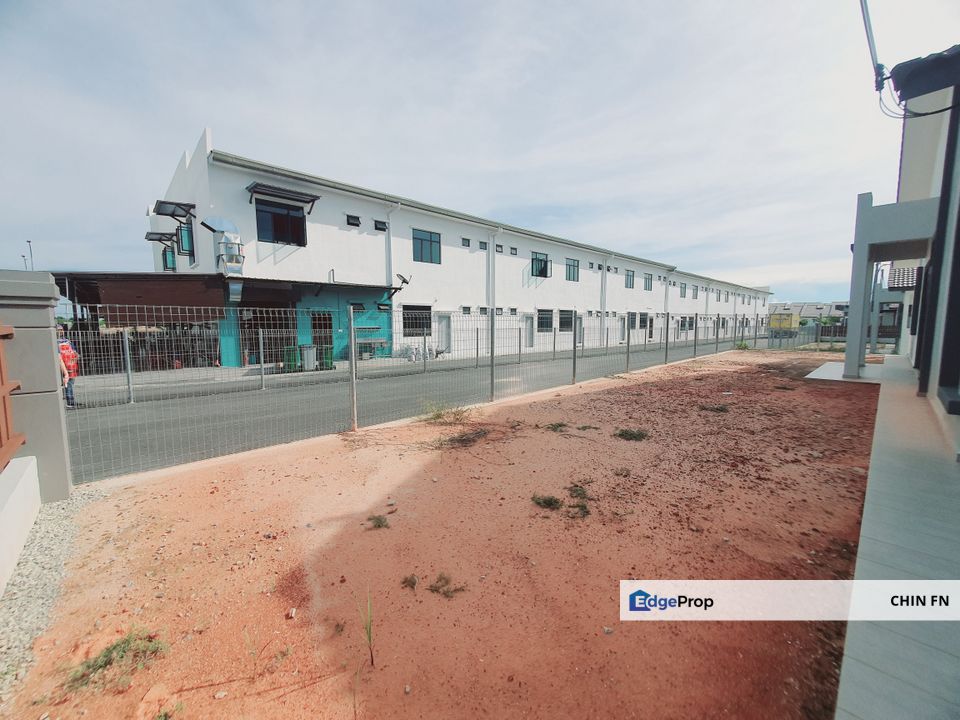 Xin Yi Glass Solar End Lot New 1 Teres Bandar Botani Parkland Jasin Melaka, Melaka, Jasin