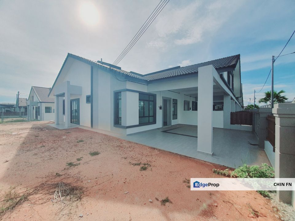 Xin Yi Glass Solar End Lot New 1 Teres Bandar Botani Parkland Jasin Melaka, Melaka, Jasin