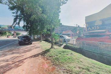 Mature Area Face Main Road Ground Floor Kesidang Anika Lorong Pandan