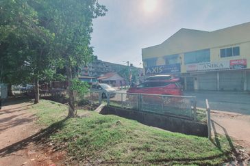 Mature Area Face Main Road Ground Floor Kesidang Anika Lorong Pandan