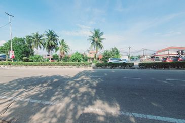 Mature Area Face Main Road Ground Floor Kesidang Anika Lorong Pandan