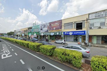 Face Main Road Big Size 1800 sqft Beside 3 School Jati Batu Berendam Melaka