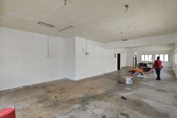 End Lot 2 Sty Shop Teknologi Cheng nr Factory Industrial Batu Berendam Melaka