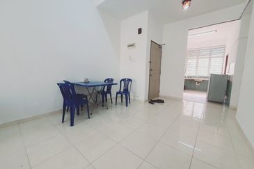 University Green Apartment