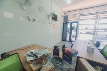 Ground Floor Face Main Road Traffic Light Gangsa Avenue Batu Berendam Melaka