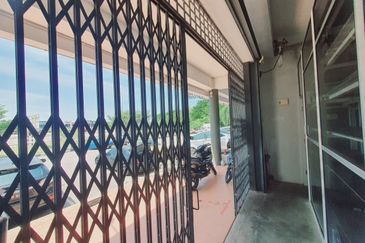 Ground Floor Face Main Road Traffic Light Gangsa Avenue Batu Berendam Melaka