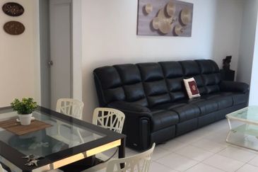 CONDOMINIUM OCEAN PALMS(PERMATA IDAMAN)