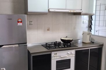 CONDOMINIUM OCEAN PALMS(PERMATA IDAMAN)