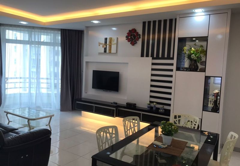 CONDOMINIUM OCEAN PALMS(PERMATA IDAMAN)