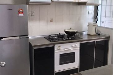 CONDOMINIUM OCEAN PALMS(PERMATA IDAMAN)