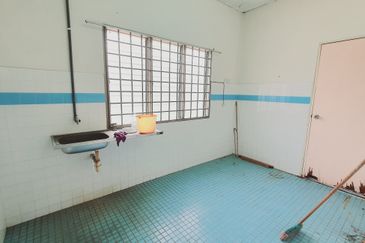 Ayer Keroh Commercial Centre