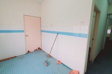 Ayer Keroh Commercial Centre