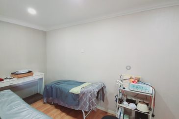 Carpet Flooring with Stage 1st Floor Shop Batu Berendam Putra Infineon Melaka