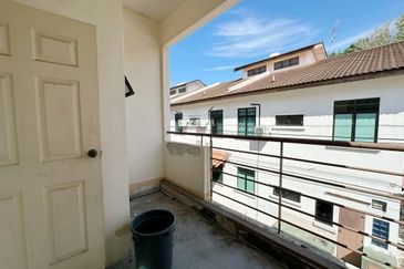 Face Main Road 1st Floor 2 Partition Room Pertam Jaya Ujong Pasir Melaka