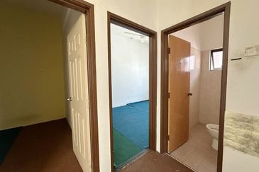 Face Main Road 1st Floor 2 Partition Room Pertam Jaya Ujong Pasir Melaka