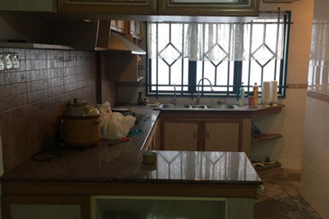 TAMAN DAHLIA (BUKIT BARU)