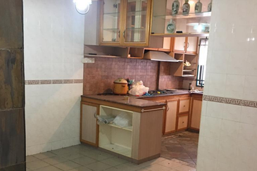 TAMAN DAHLIA (BUKIT BARU)