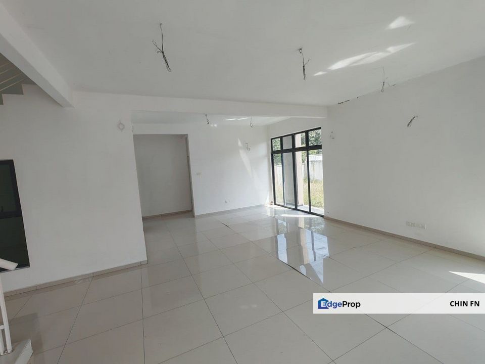 Below Value 23% Less MV RM180K Corner Semi D Vista Kirana Ayer Keroh, Melaka, Ayer Keroh
